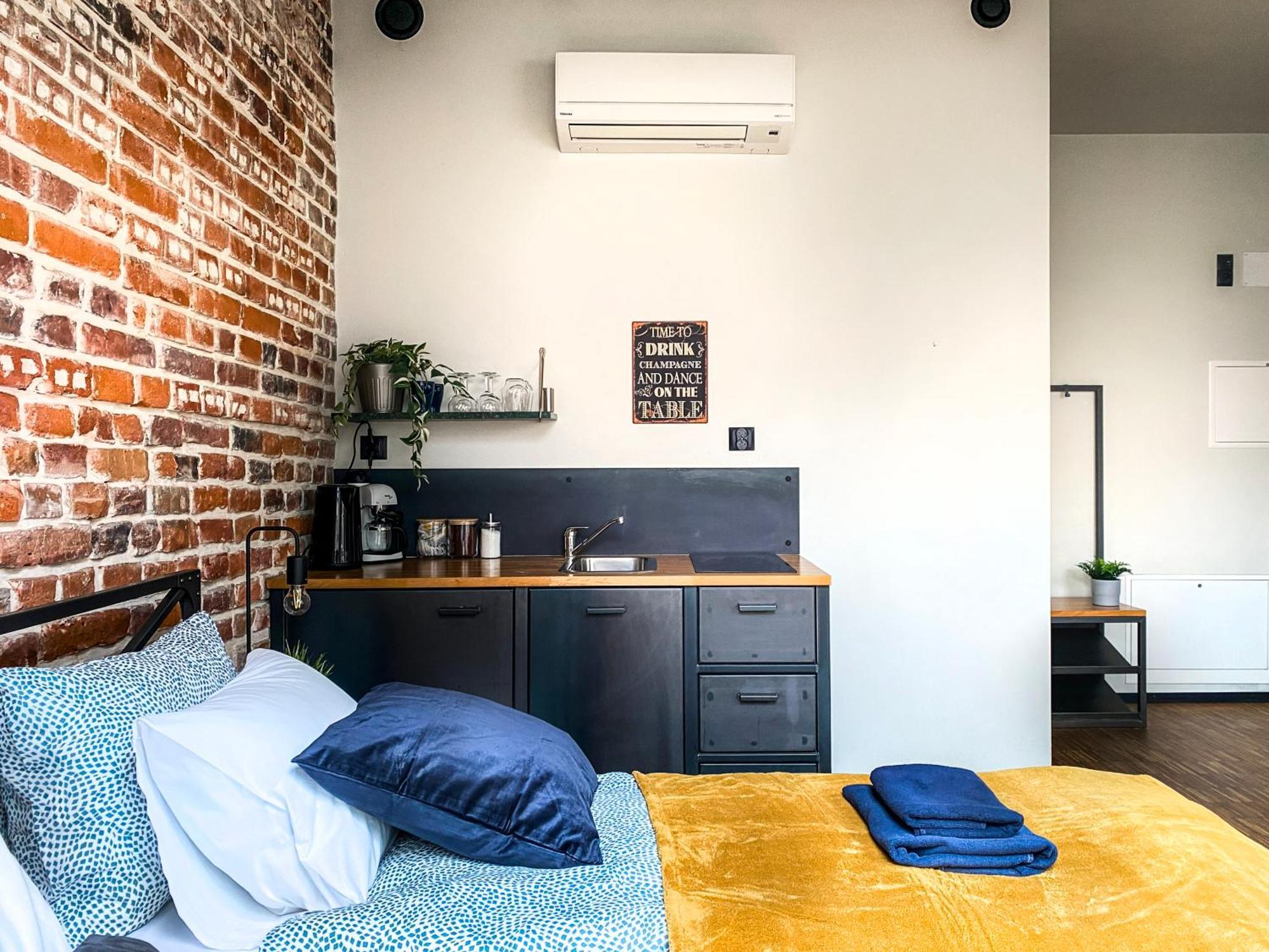 Cozy With Ac For Couples - Old Town Apartament *